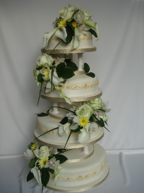 flowers for wedding cake